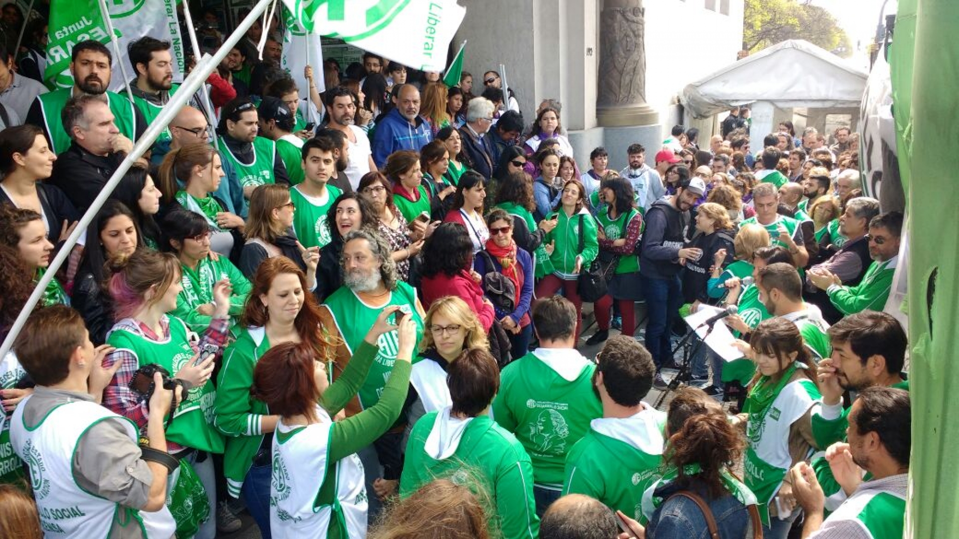 Masiva jornada de protestas por el presentismo; los estatales no cambiamos derechos por salario